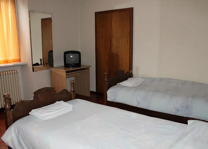 Hotel Ristorante Stazione Con Monteceneri